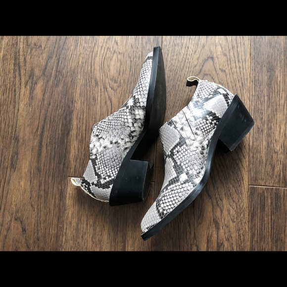 Booties, leather snake skin design by Wishbone - Picture 2 of 2